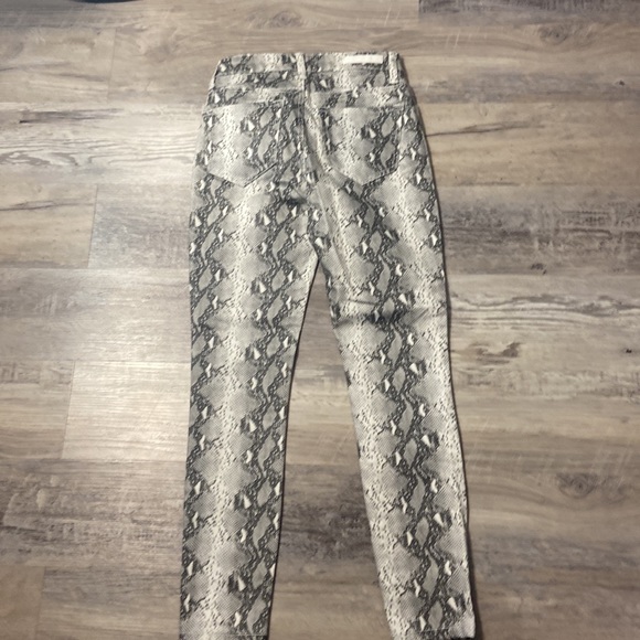 NWOT Cello Animal Print Jeans - Picture 5 of 12